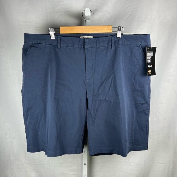 Dickies The Perfect Pant Bermuda Short Straight Navy Blue NEW Size 24 Wo… - Picture 1 of 5